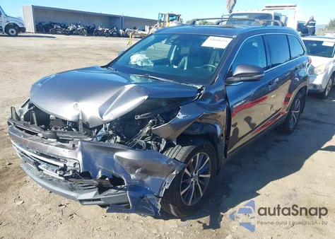 2017 Toyota Highlander Xle z USA, uszkodzony, nr VIN 5TDJZRFH1HS387789